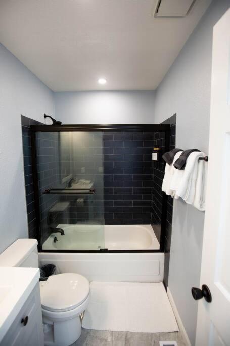 Little Gem Lodge Unique Mtn A-Frame W Hot Tub แบล็กฮอว์ก ภายนอก รูปภาพ